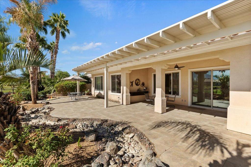 81091 Avenida Tres Lagunas