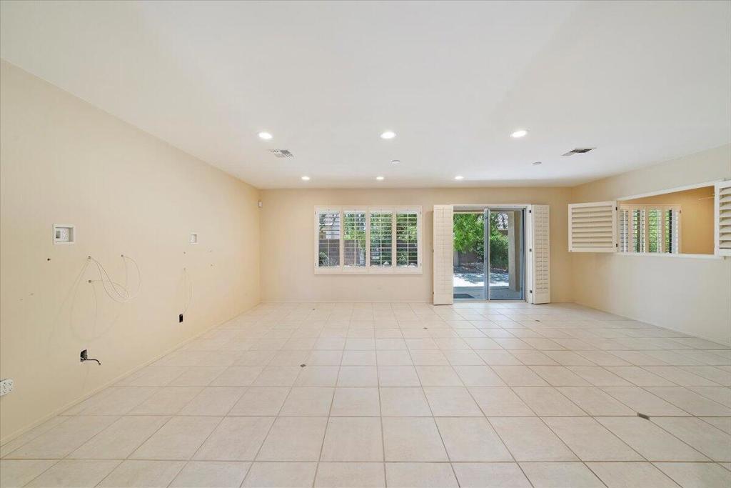 39335 Blossom Circle