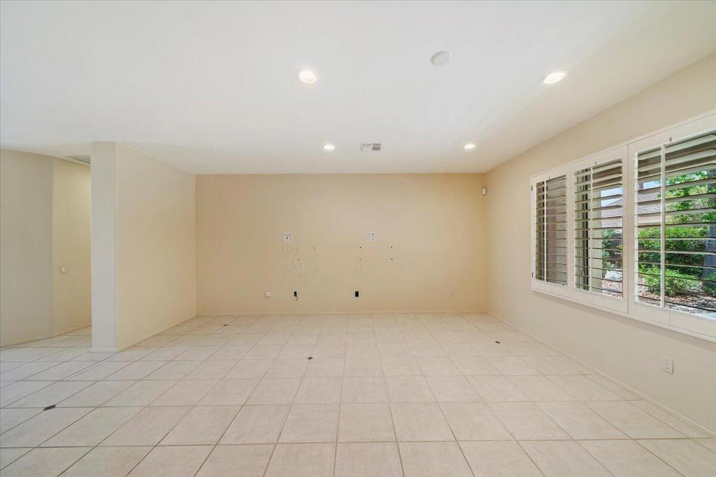 39335 Blossom Circle