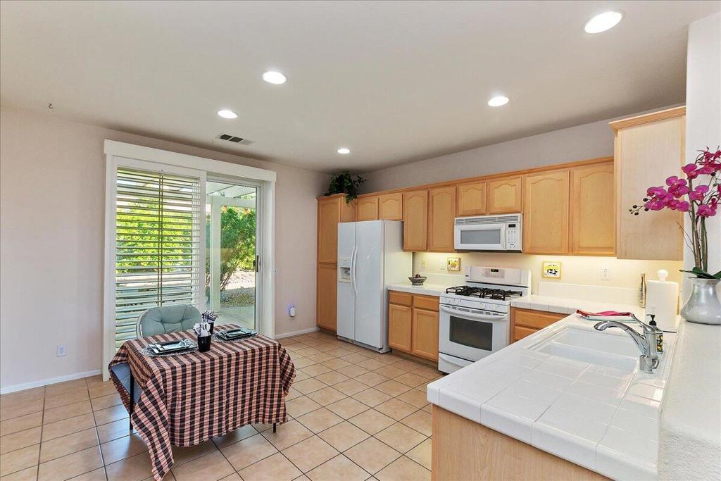 65565 Acoma Avenue 82