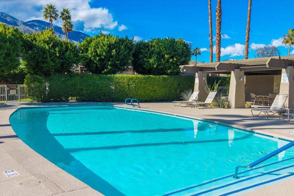 1293 Tiffany Circle N