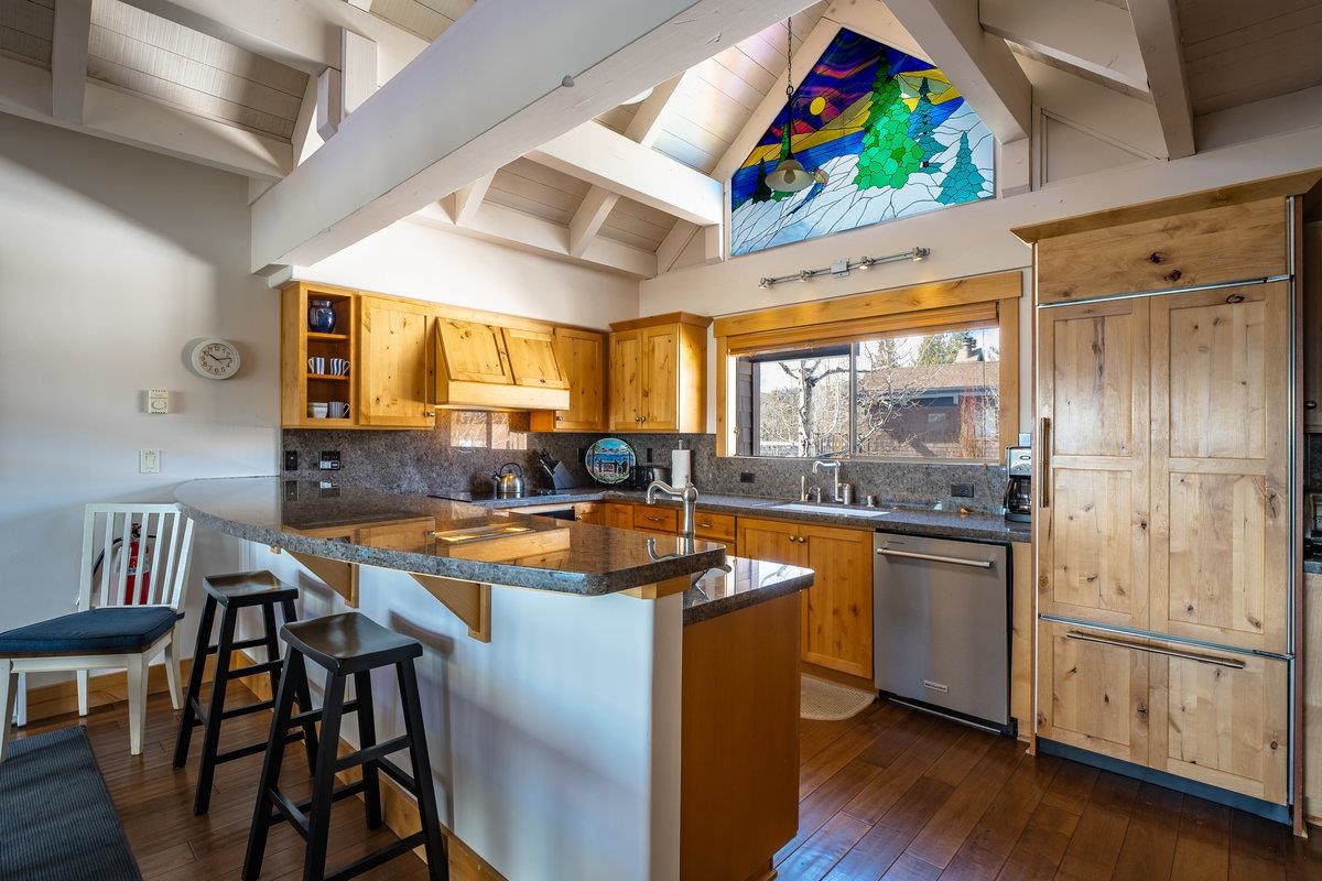 270 N North Lake Boulevard Unit: 39
