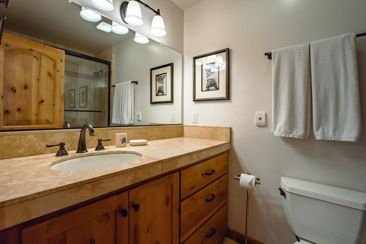 270 N North Lake Boulevard Unit: 39