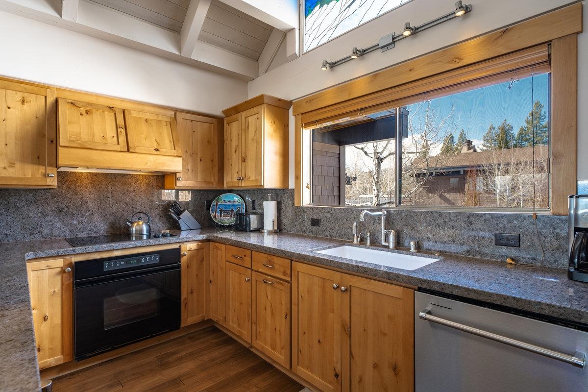 270 N North Lake Boulevard Unit: 39