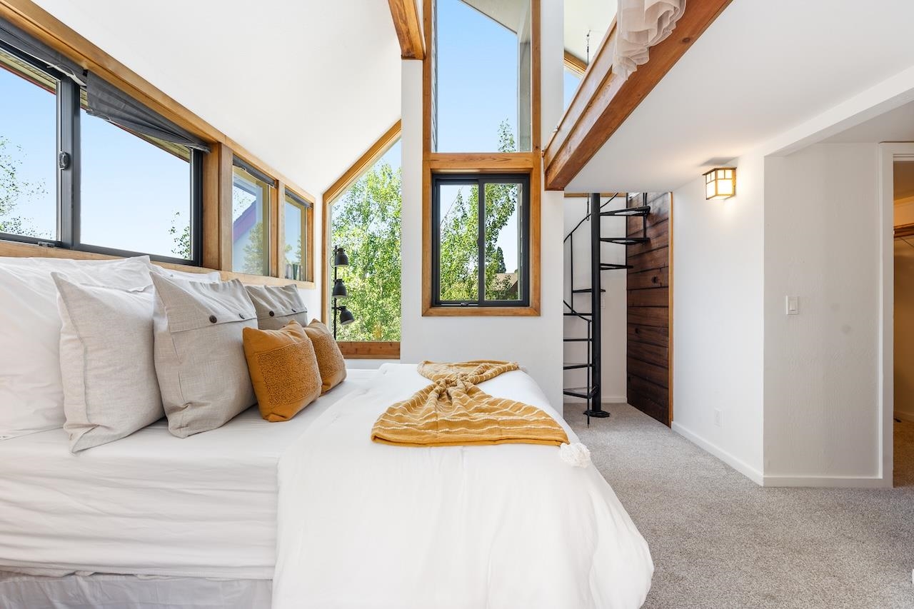 10390 Manchester Drive