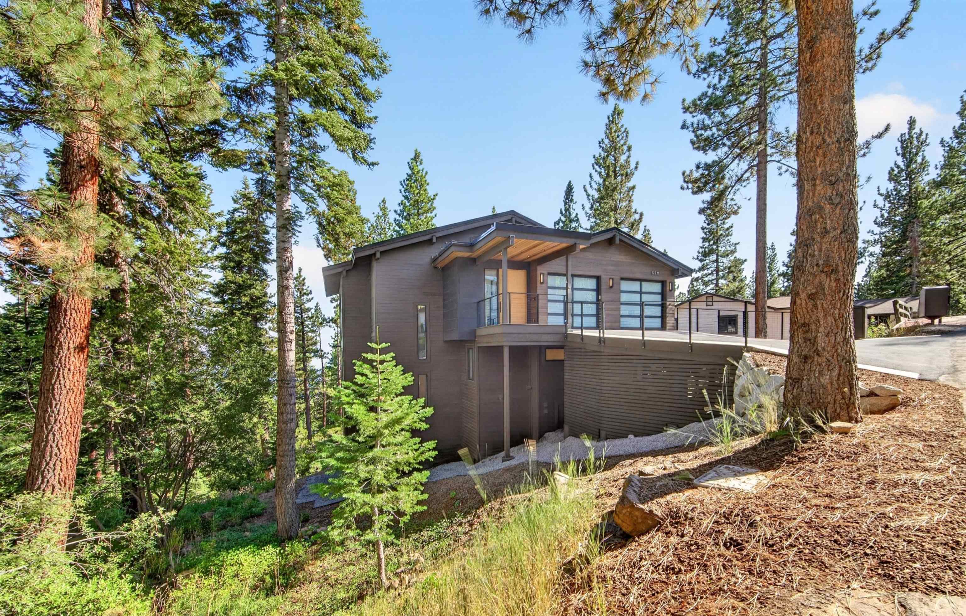 579 Fallen Leaf Way