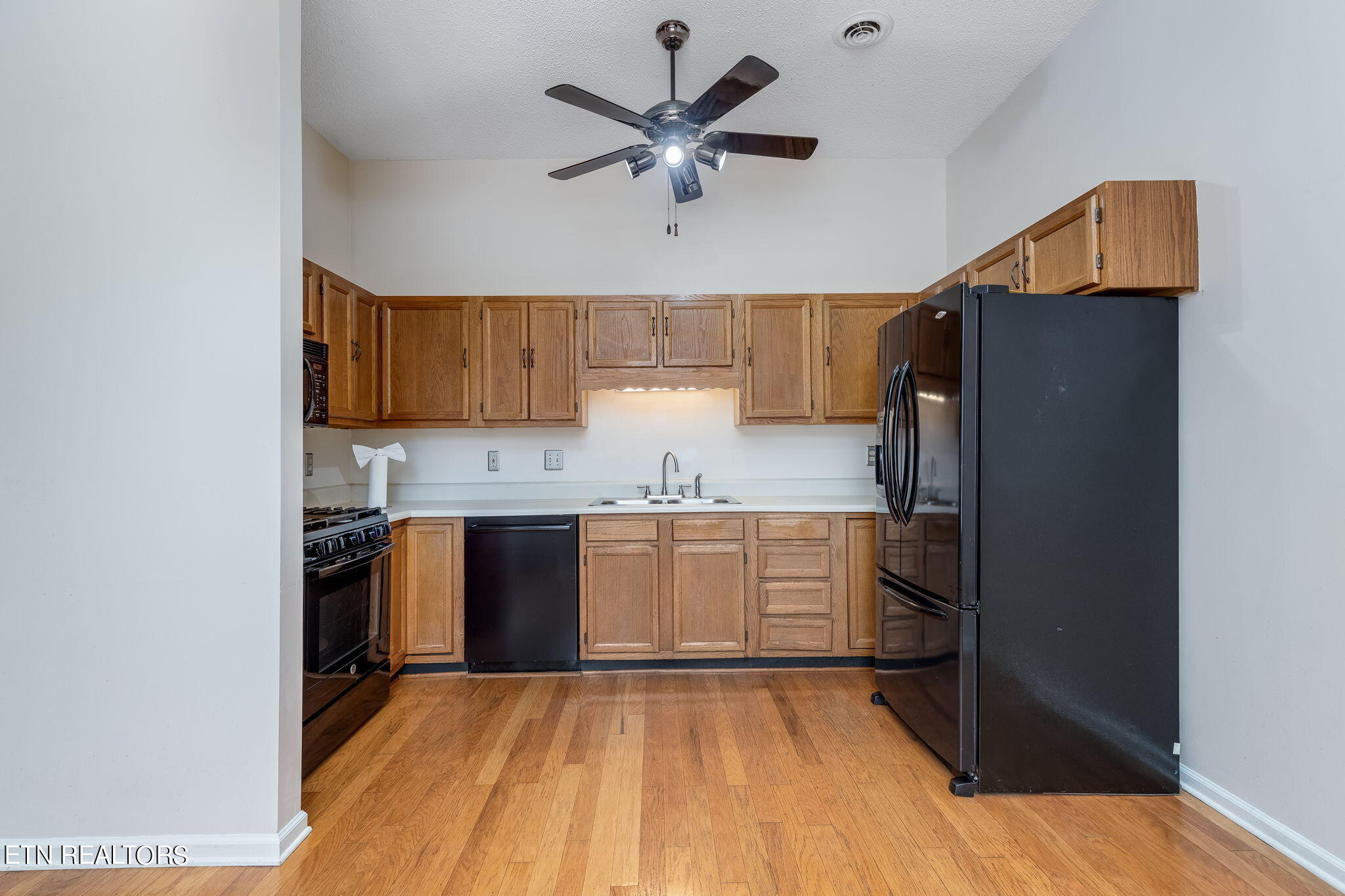 5201 Vanardo Way