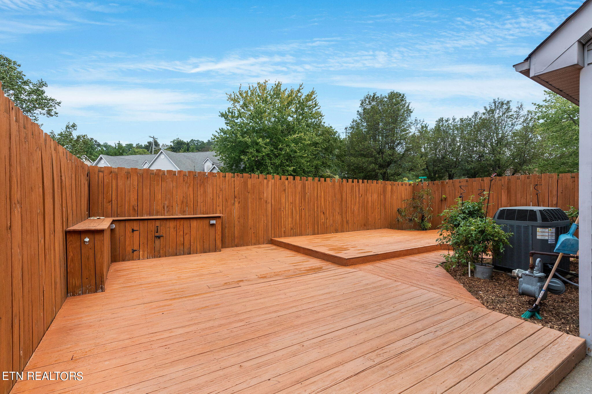 5201 Vanardo Way