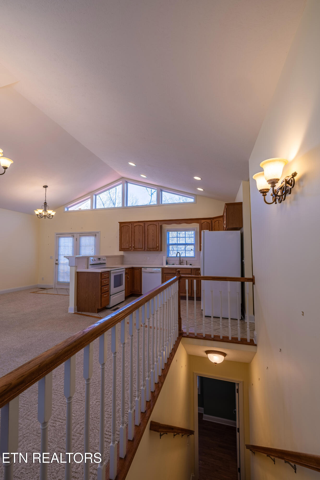 101 Goldengate Lane