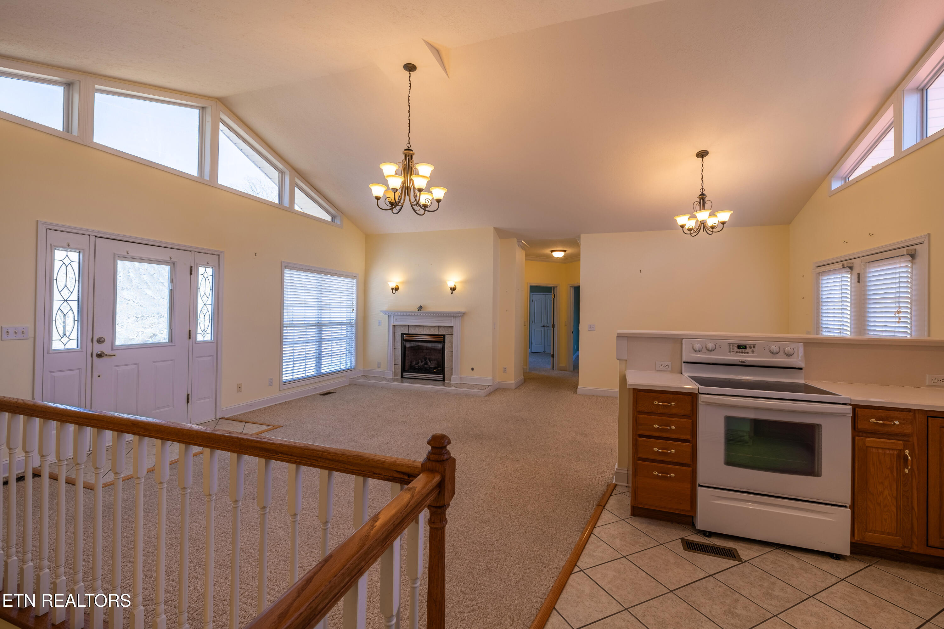 101 Goldengate Lane