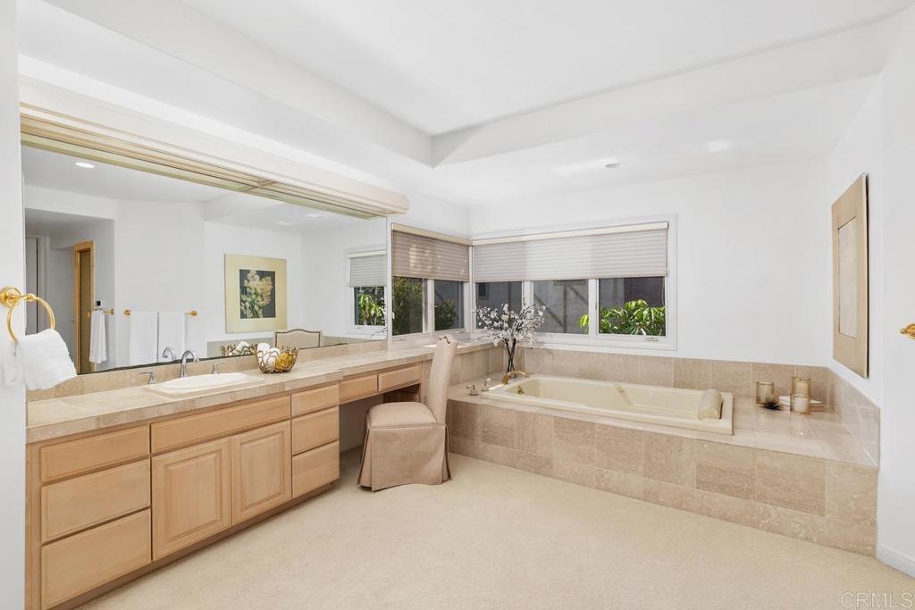 17249 Camino De Montecillo