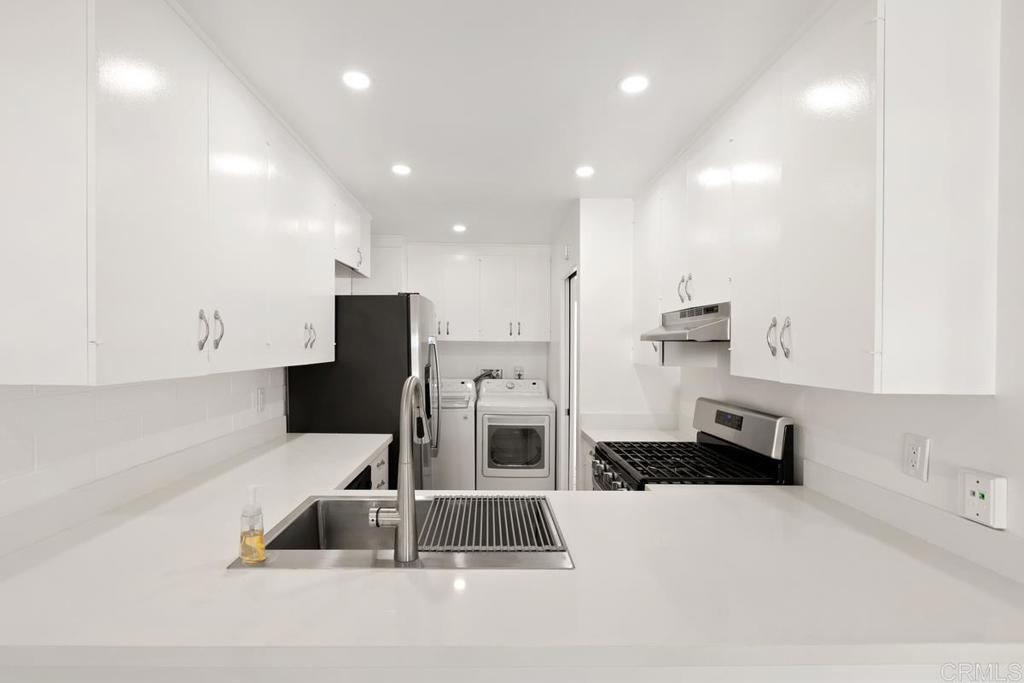 8020 Paseo Del Ocaso