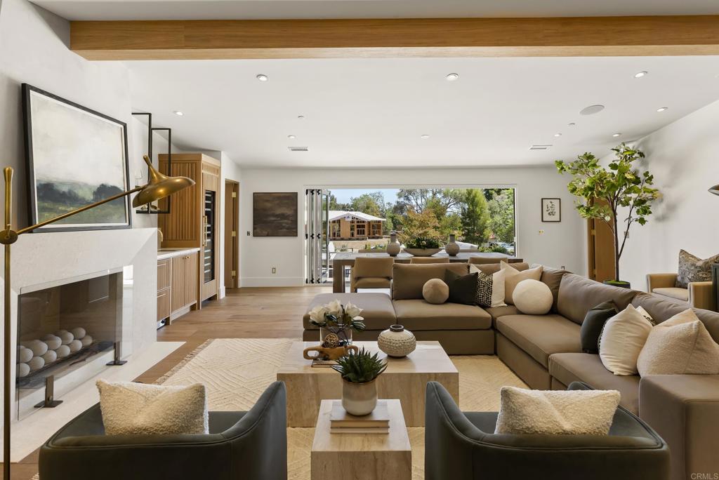 5927 Linea Del Cielo -Elm