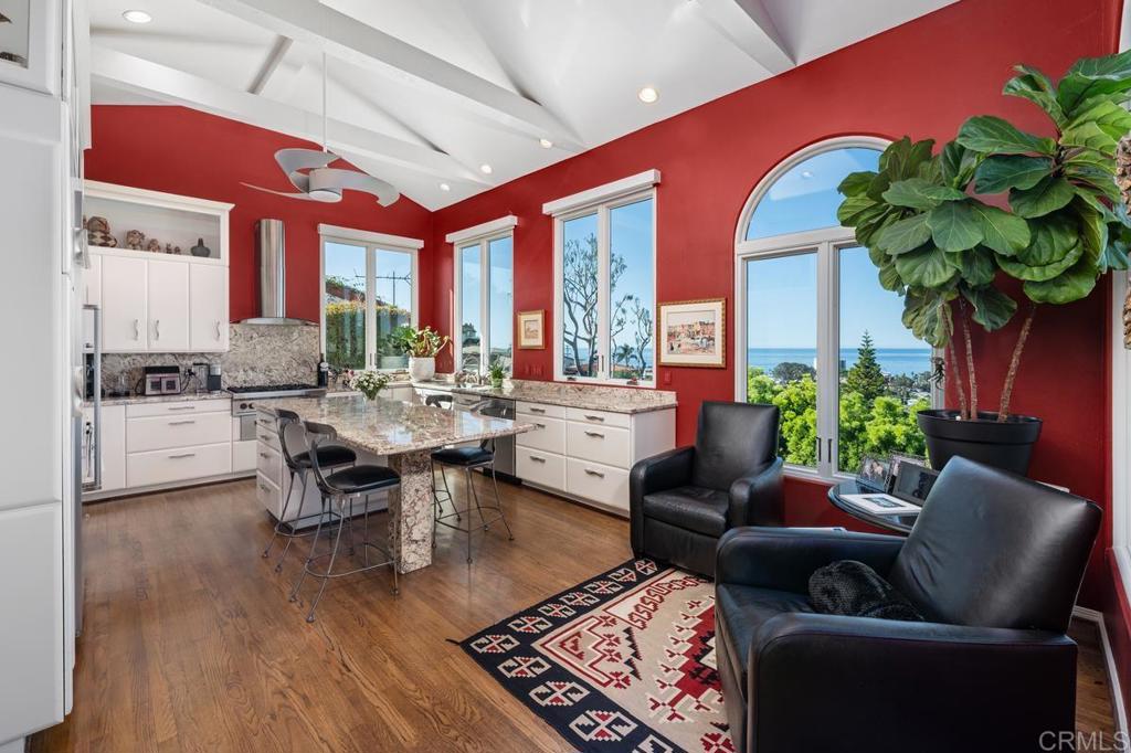 1420 La Jolla Knoll