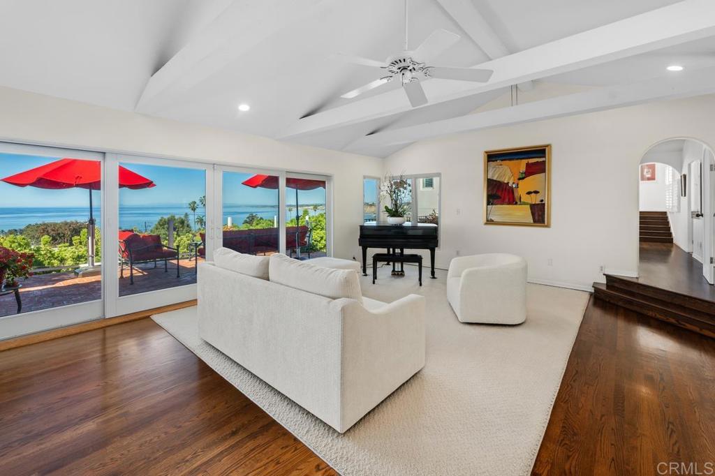 1420 La Jolla Knoll