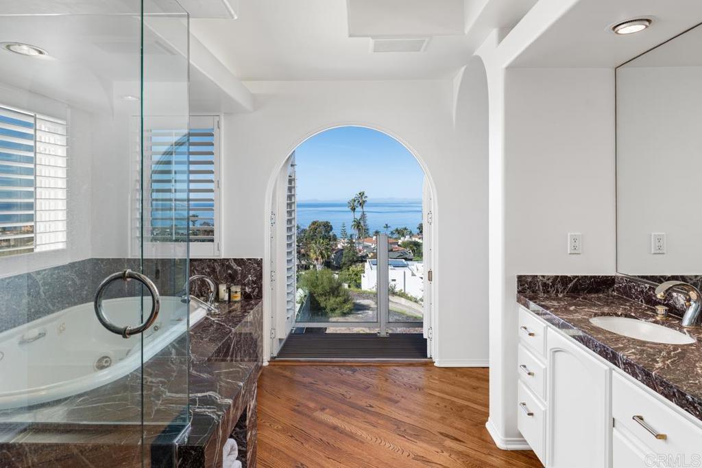 1420 La Jolla Knoll