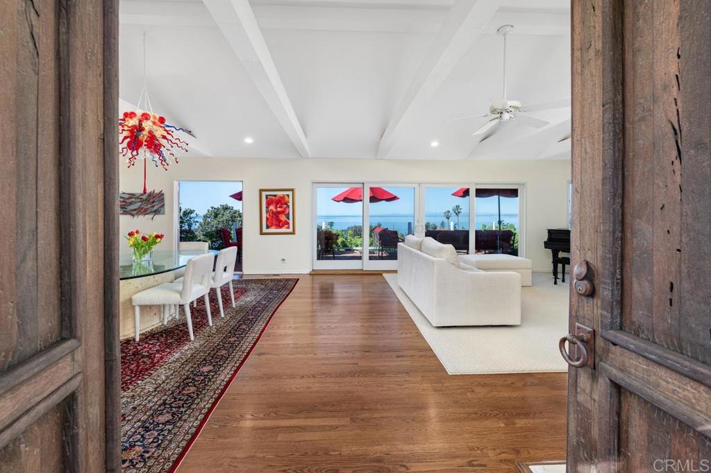 1420 La Jolla Knoll