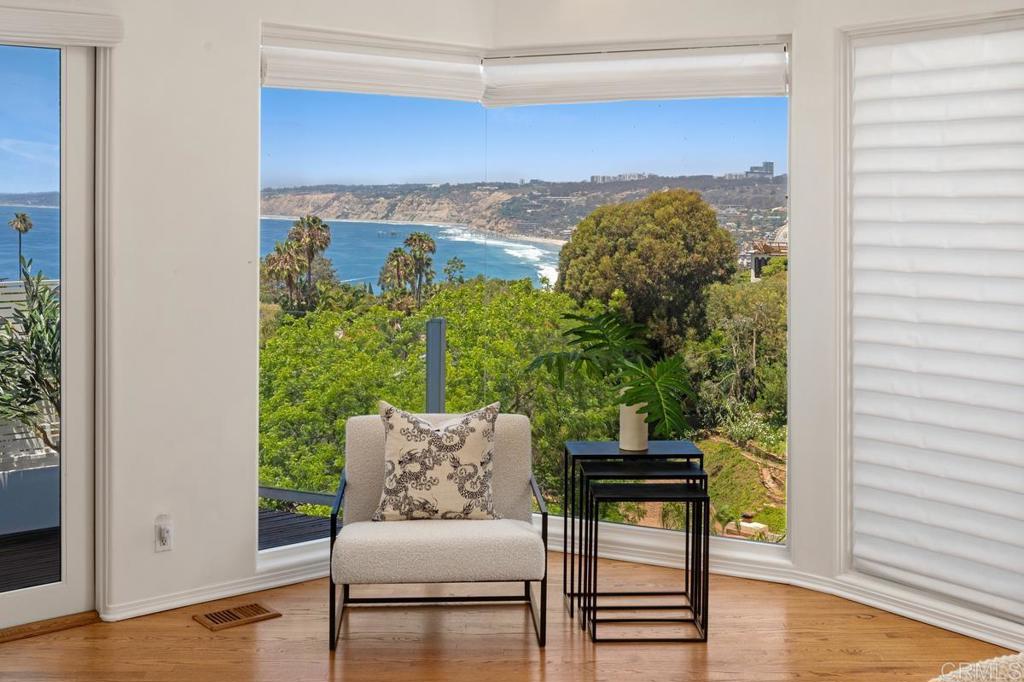 1420 La Jolla Knoll