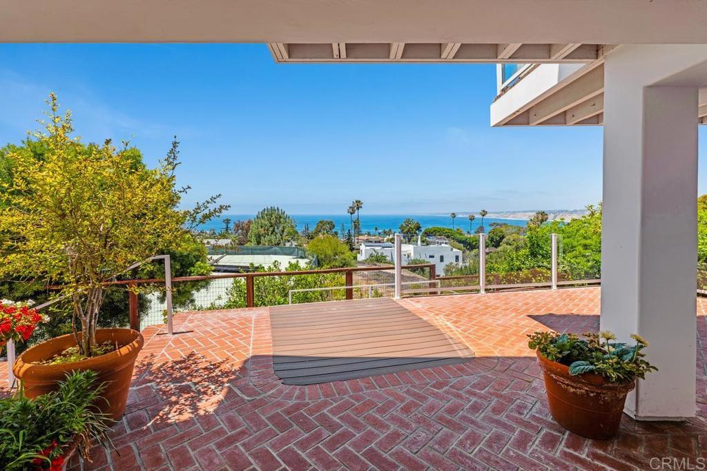 1420 La Jolla Knoll