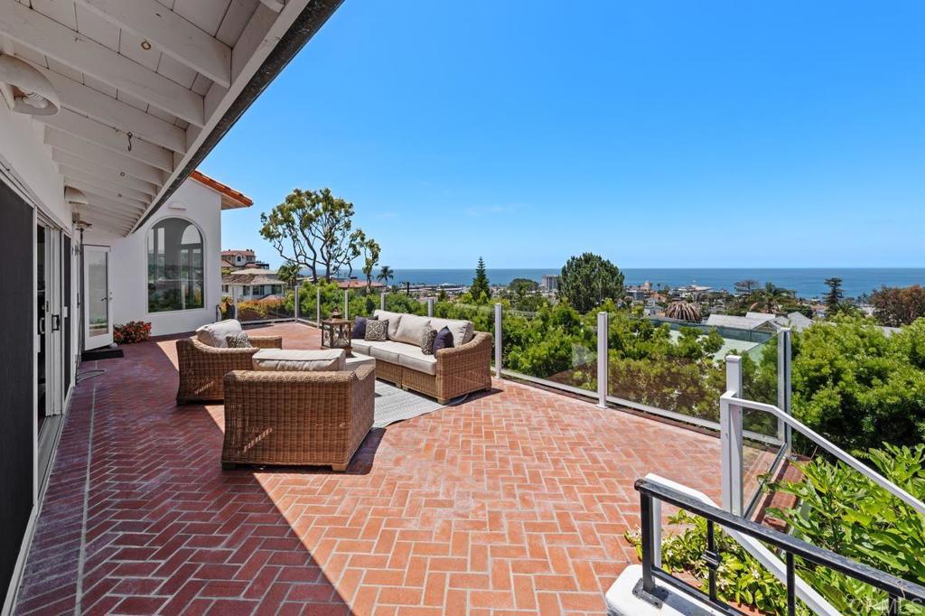 1420 La Jolla Knoll