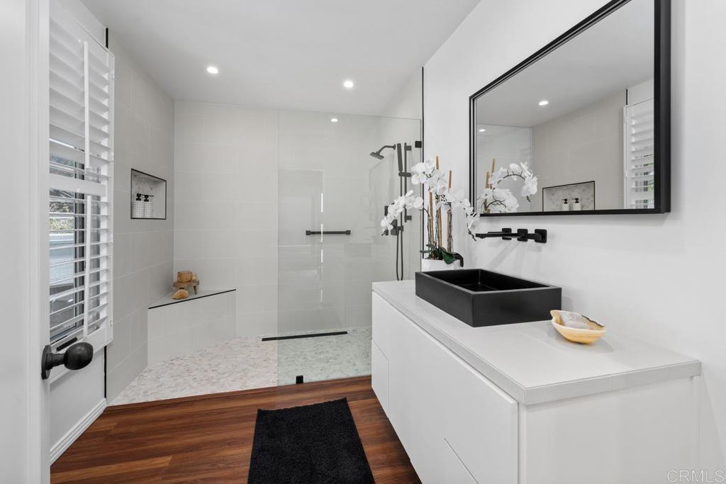 1420 La Jolla Knoll