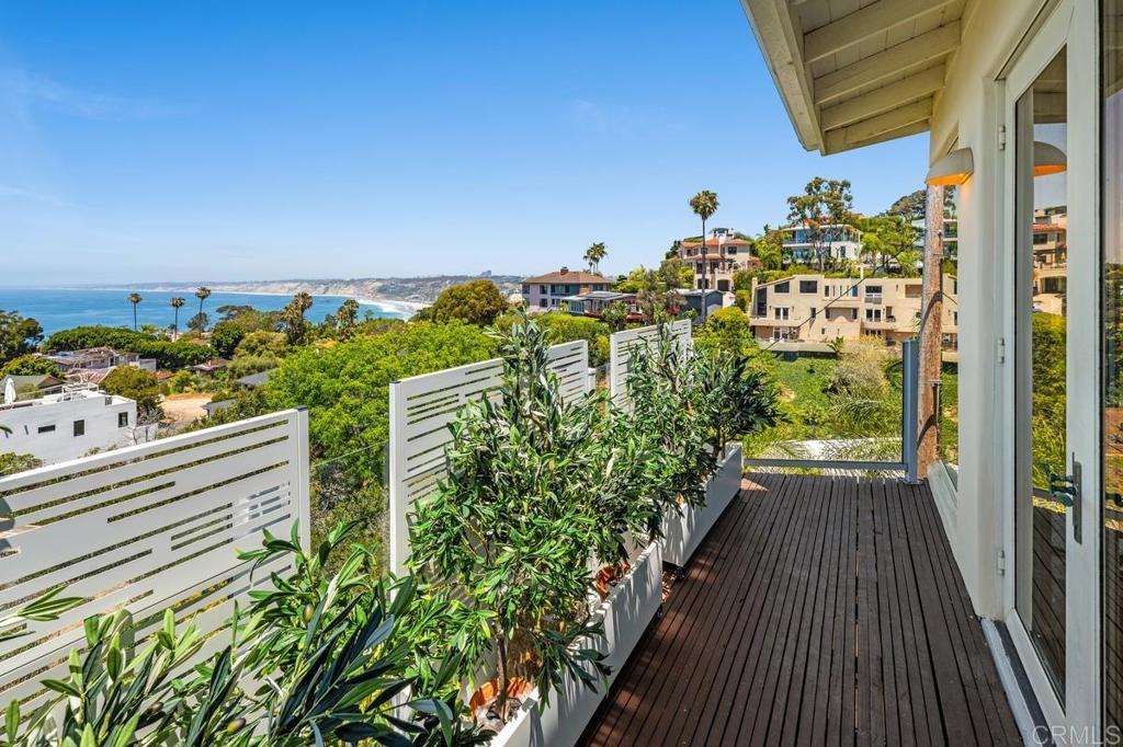 1420 La Jolla Knoll