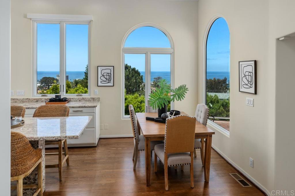 1420 La Jolla Knoll