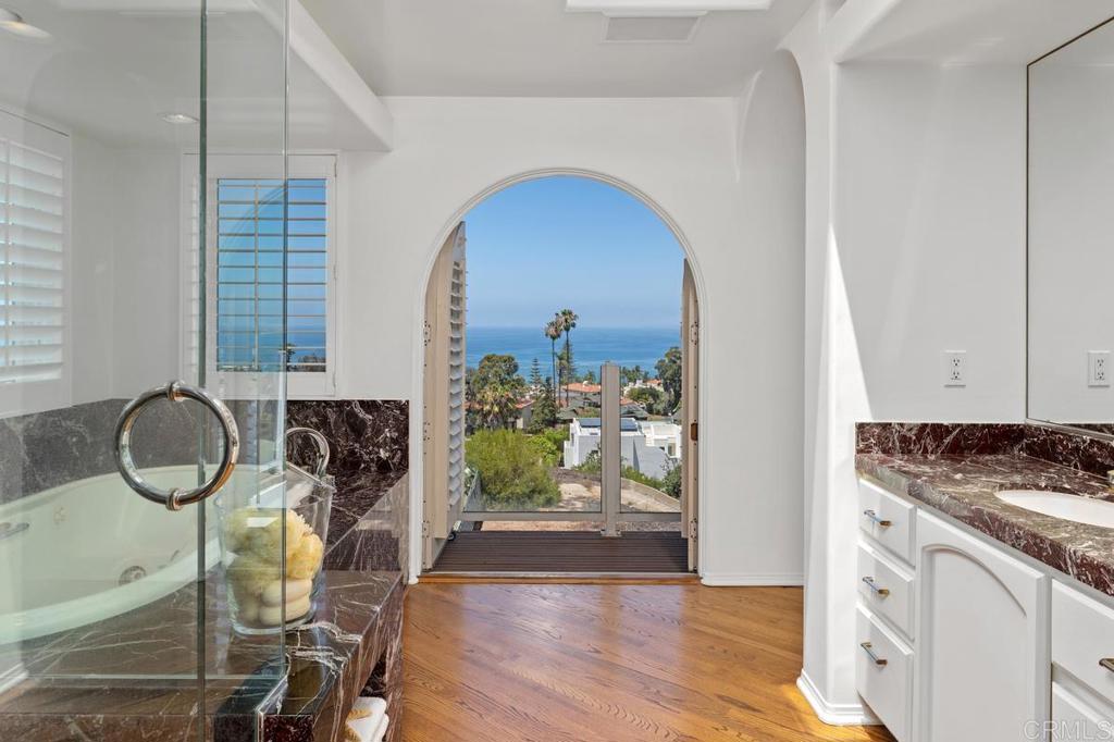 1420 La Jolla Knoll