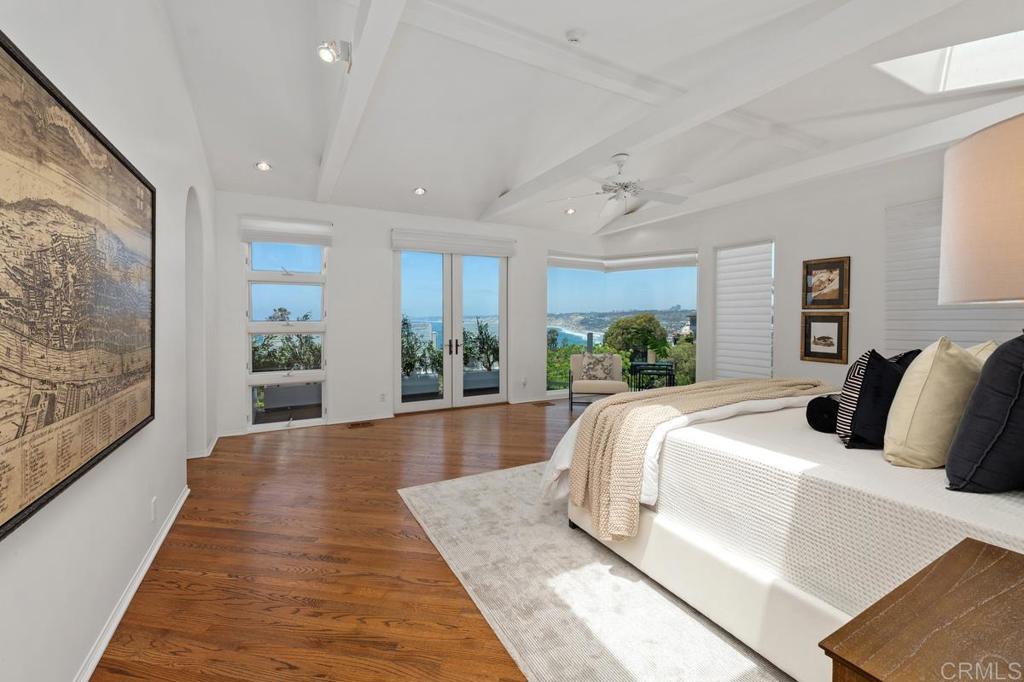 1420 La Jolla Knoll