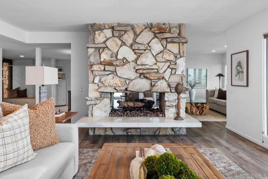 1010 La Jolla Rancho Rd