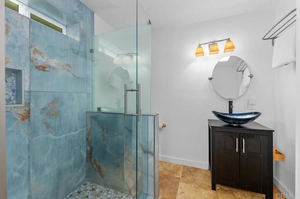 1010 La Jolla Rancho Rd