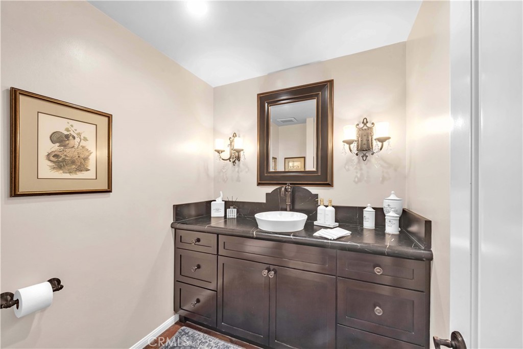 30125 Avenida Classica