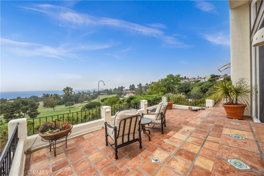 30125 Avenida Classica