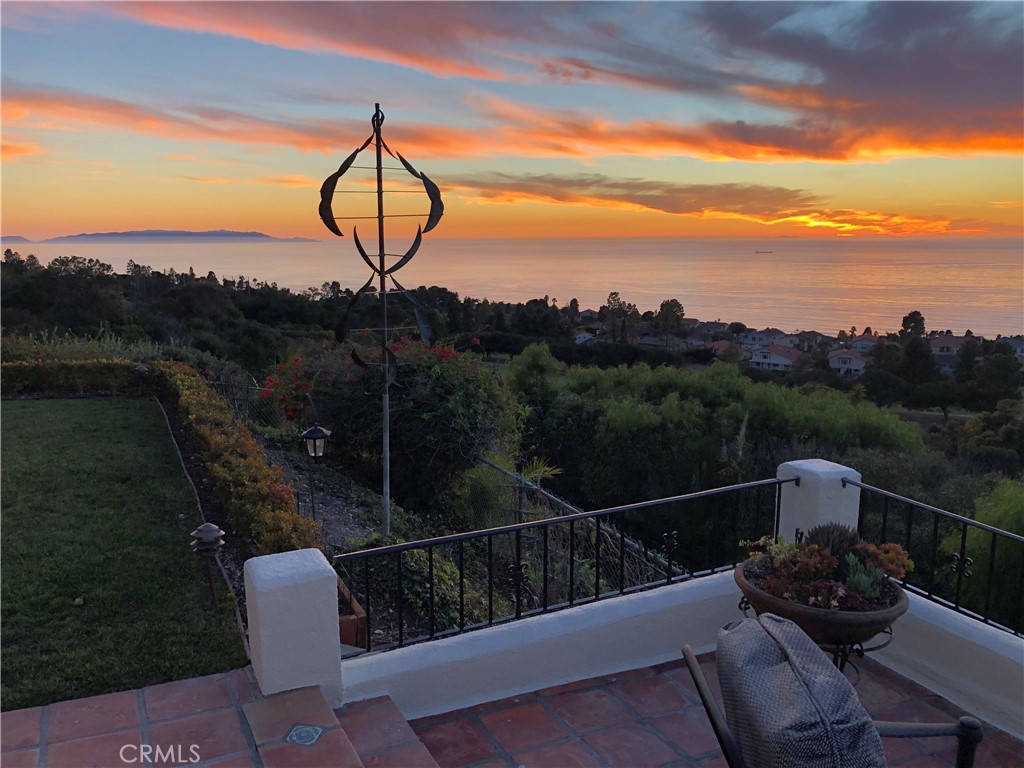 30125 Avenida Classica