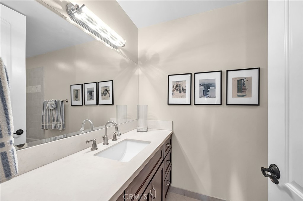 30125 Avenida Classica