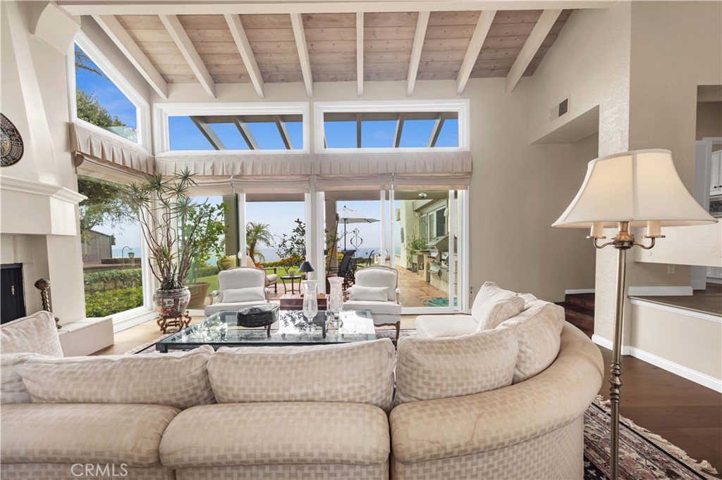 30125 Avenida Classica