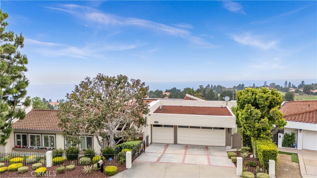 30125 Avenida Classica