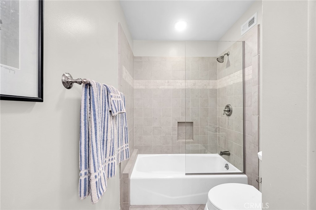 30125 Avenida Classica