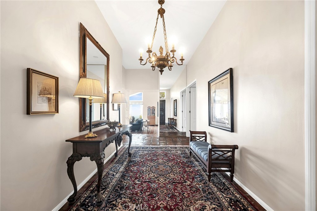 30125 Avenida Classica