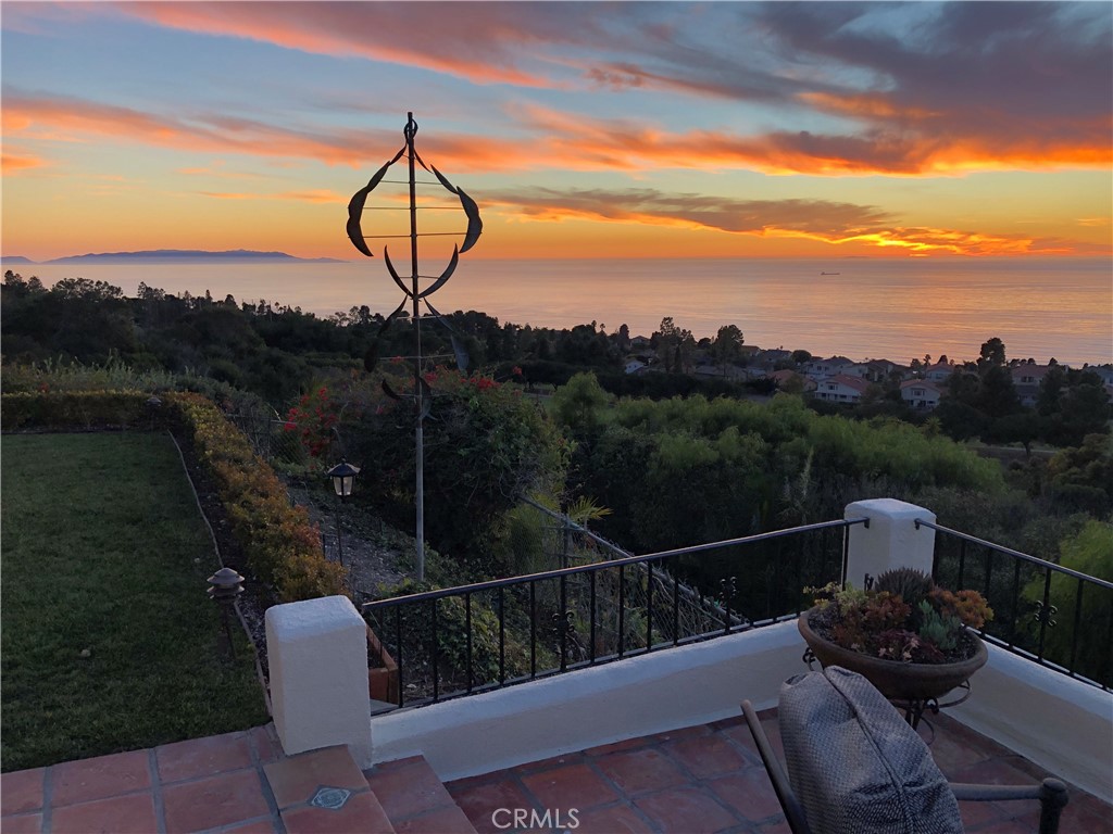 30125 Avenida Classica