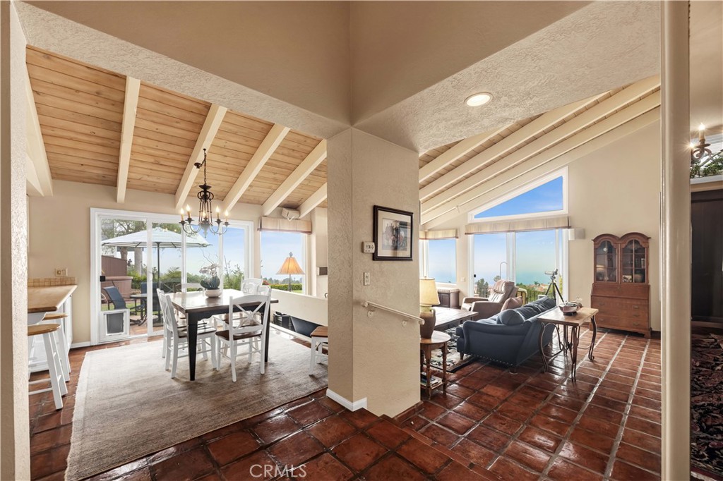 30125 Avenida Classica