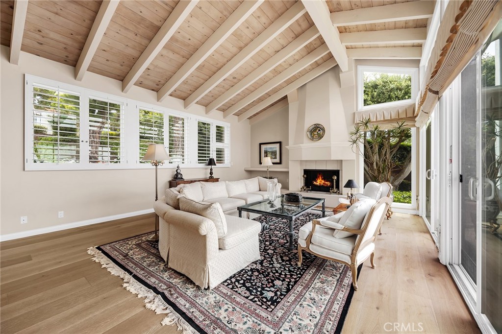 30125 Avenida Classica