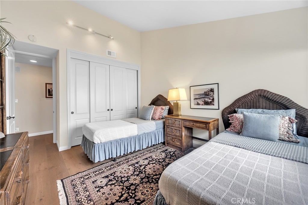 30125 Avenida Classica