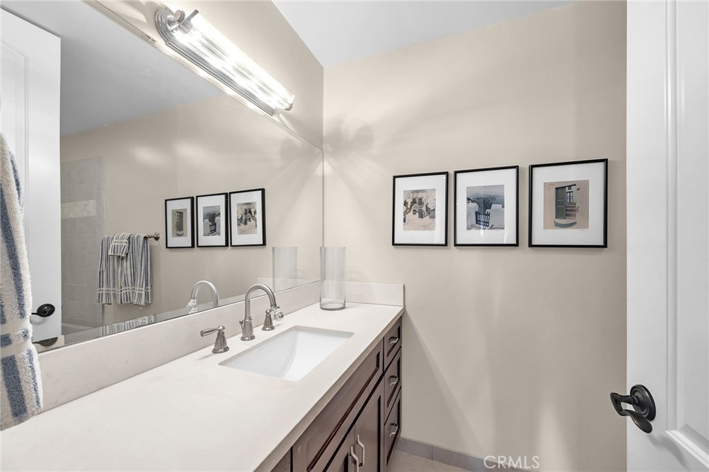 30125 Avenida Classica