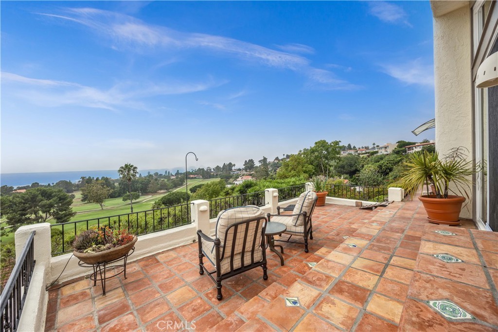 30125 Avenida Classica