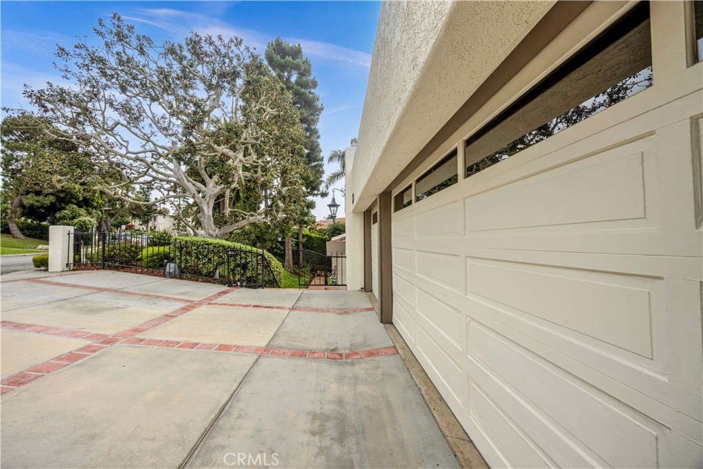 30125 Avenida Classica