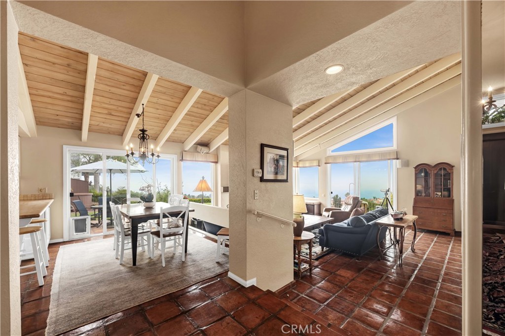 30125 Avenida Classica