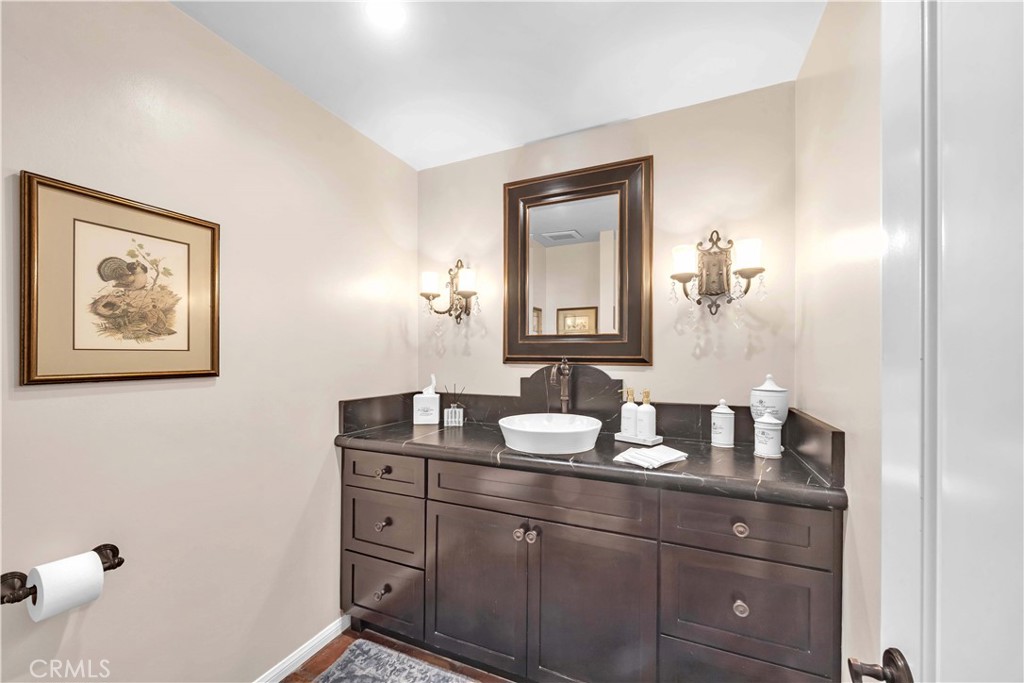 30125 Avenida Classica