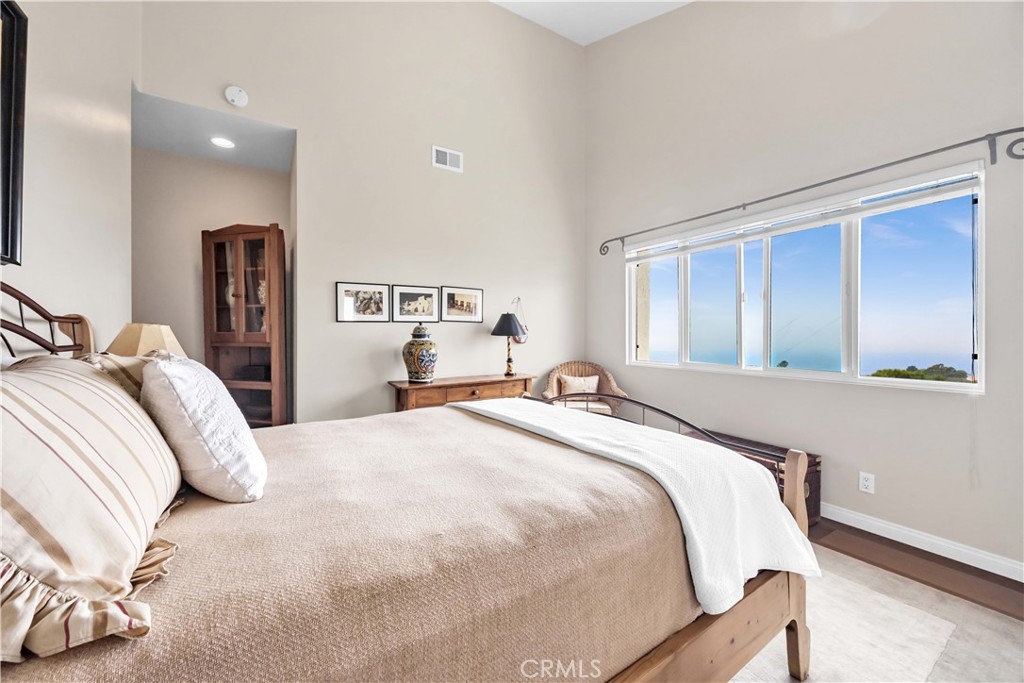 30125 Avenida Classica