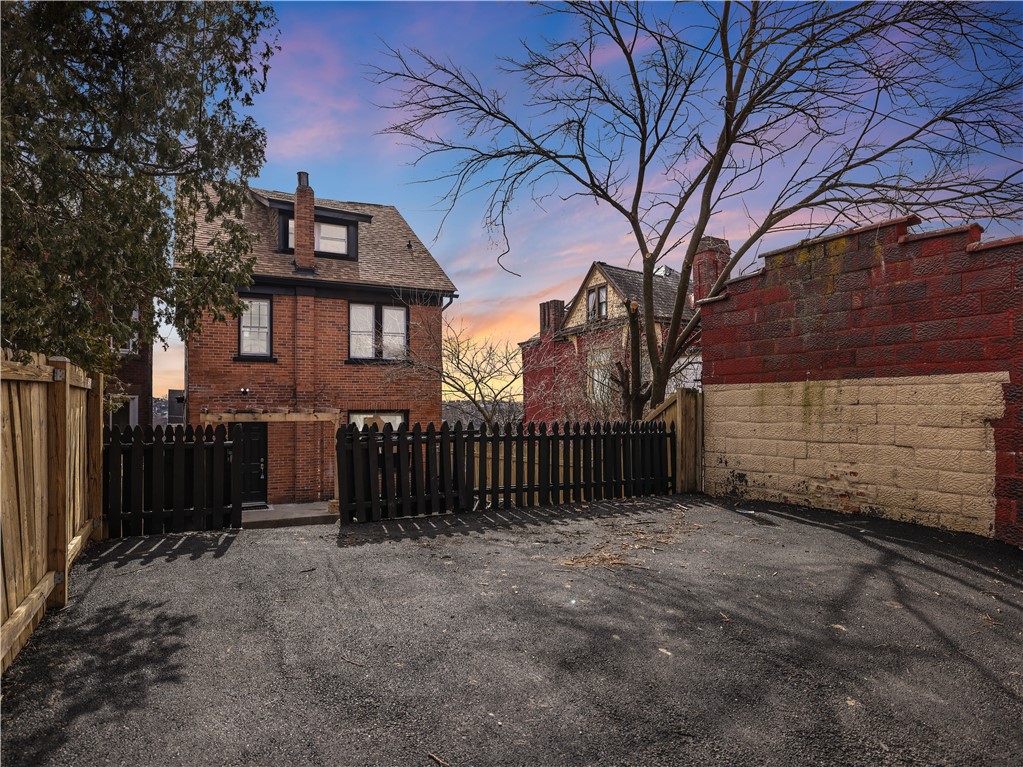203 Jucunda Street